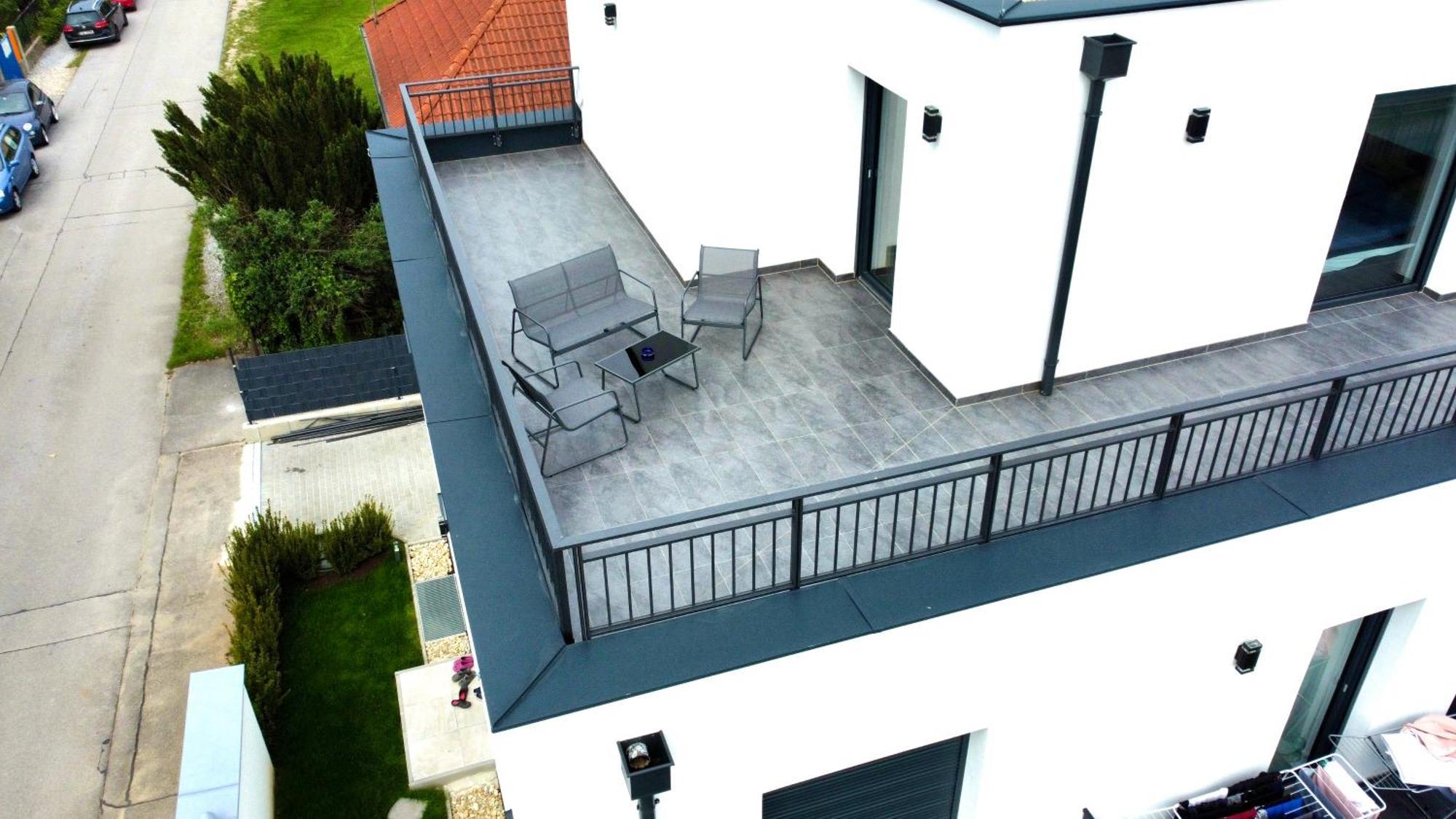Weisses Haus Apartment Gerasdorf bei Wien Luaran gambar
