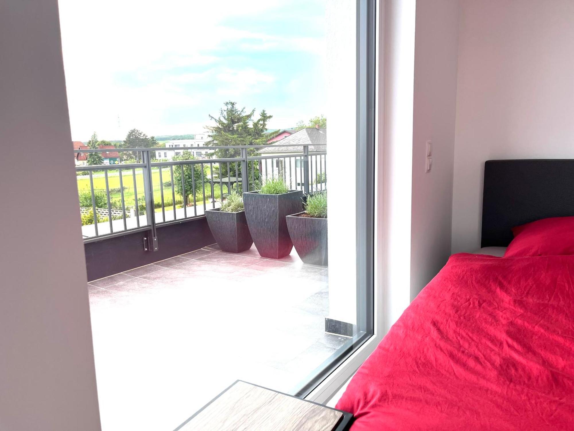 Weisses Haus Apartment Gerasdorf bei Wien Luaran gambar